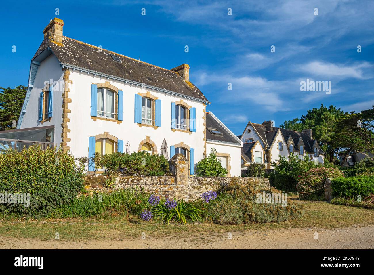 France, Morbihan, La Trinite-sur-Mer, Kerbihan on the coastal footpath or GR 34 long-distance path Stock Photo