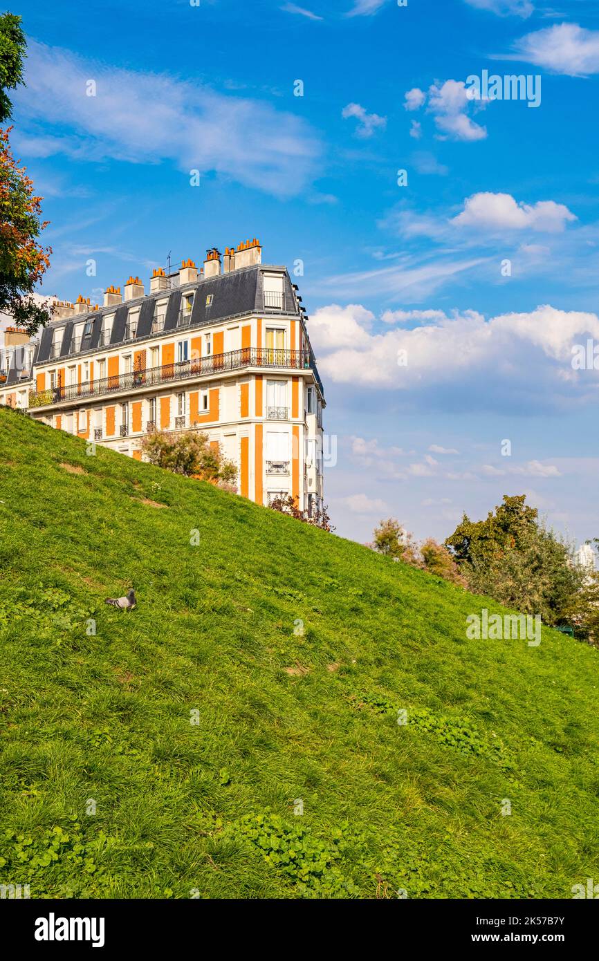 France, Paris, Butte Montmartre, building on Rue Lamarck Stock Photo