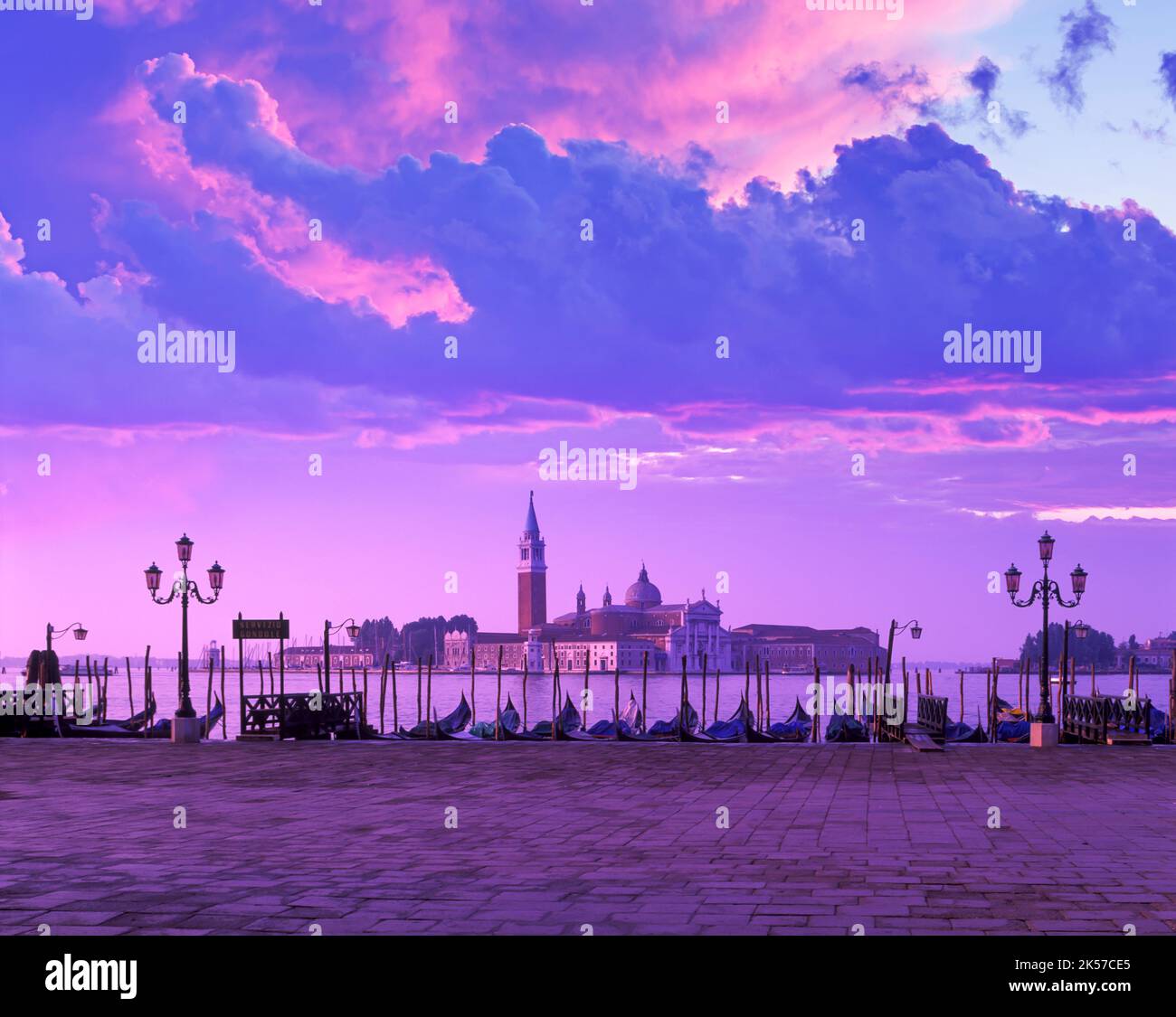 GONDOLAS PIAZETTA JETTY RIVA DEGLI SCHIAVONI TO ISOLA DI SAN MAGGIORE VENICE ITALY Stock