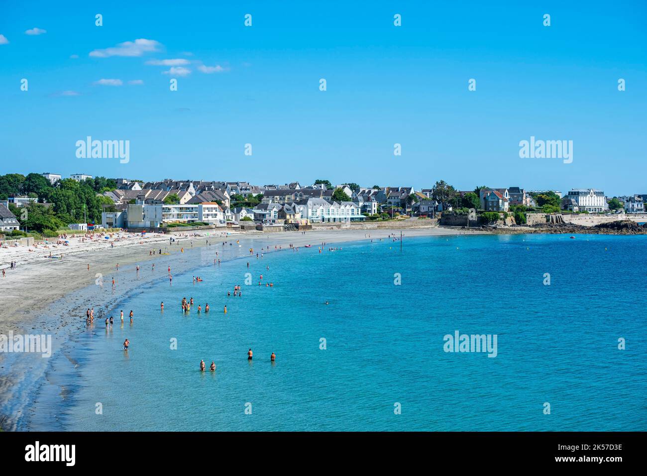 france-finistere-concarneau-sables-blancs-beach-on-the-coastal