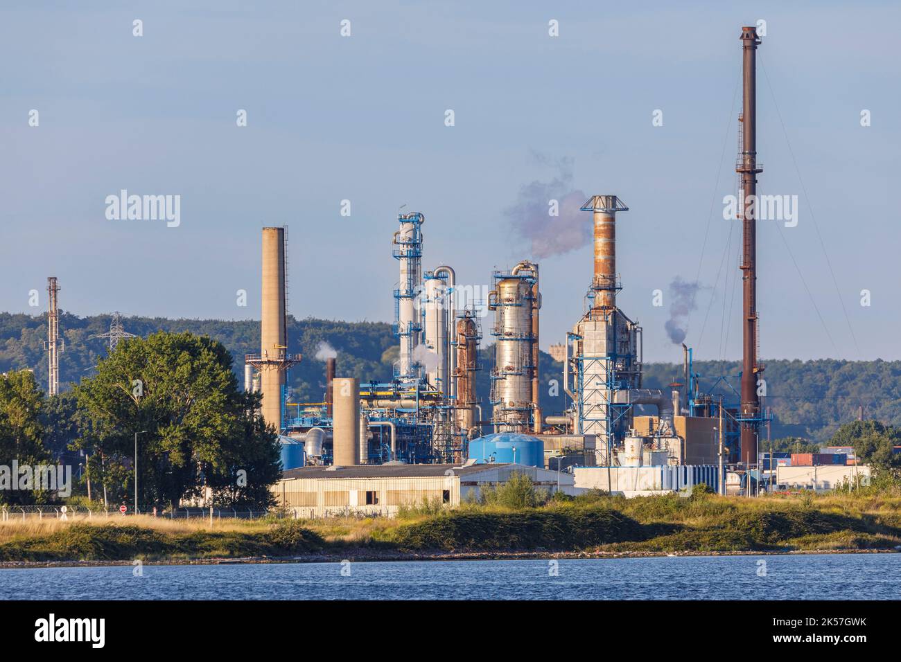 France, Seine Maritime, Le Havre, the harbour, Darse de l'Océan, view on the TOTAL refinery, located in Gonfreville-l'Orcher Stock Photo
