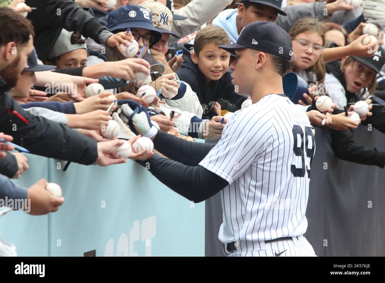 Aaron judge 2017 batting hi-res stock photography and images - Alamy