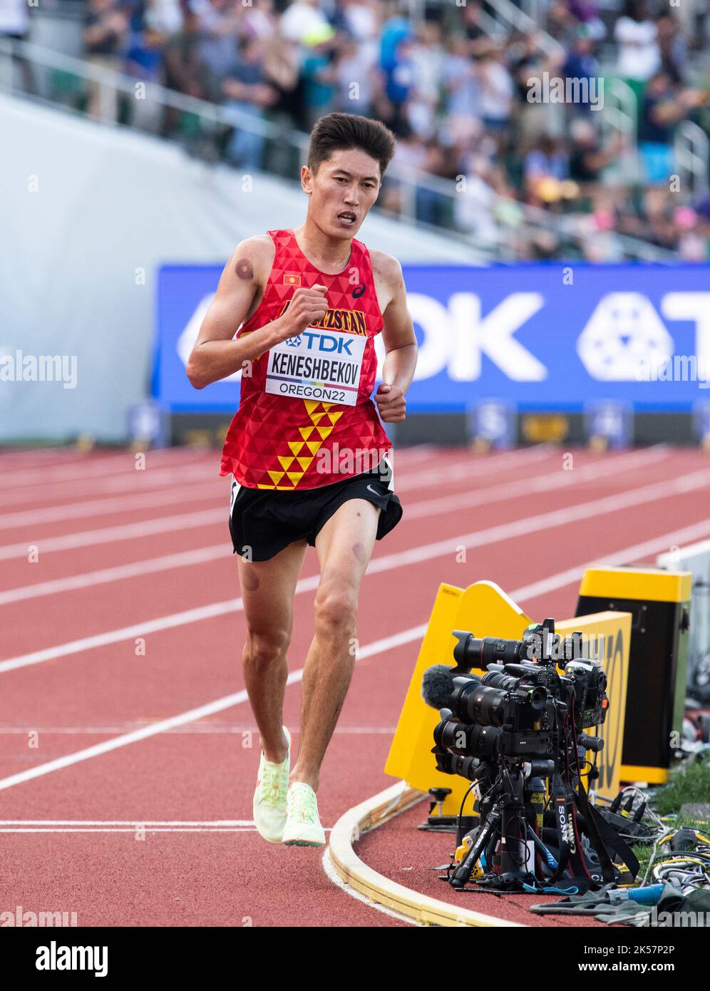 Nursultan Keneshbekov of Kirghizistan competing in the men’s 5000m heats at the World Athletics Championships, Hayward Field, Eugene, Oregon USA on th Stock Photo