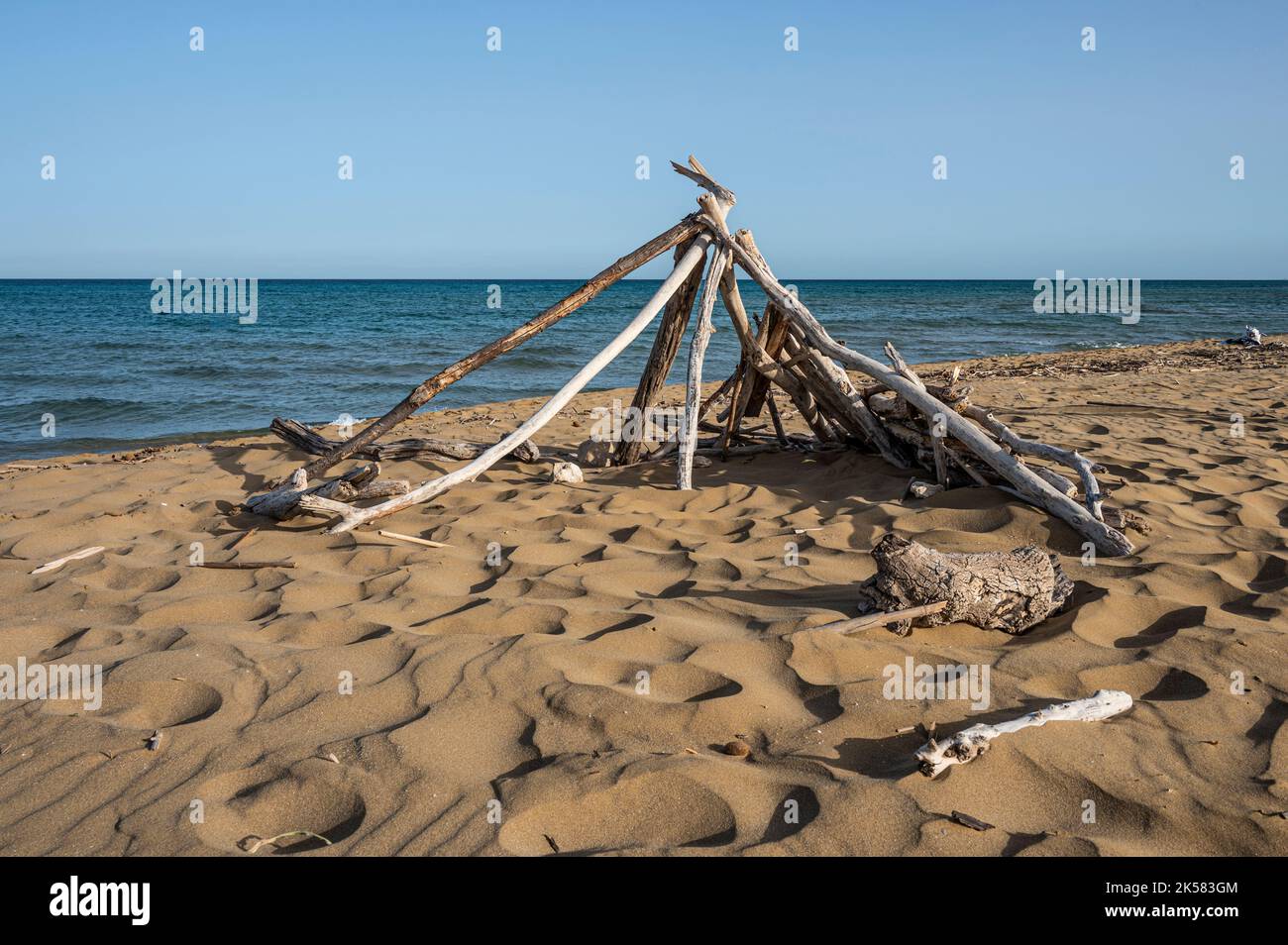 The beautiful and wild beach of Eloro in Sicily Stock Photo - Alamy