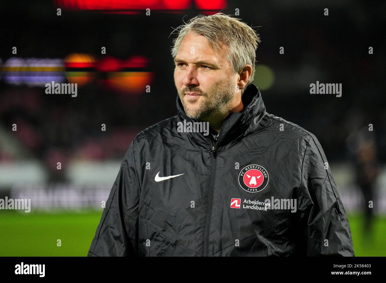 Herning - FC Midtjylland assistant trainer Michael Silberbauer during the match between FC Midtjylland v Feyenoord at MCH Arena on 6 October 2022 in Herning, Denmark. (Box to Box Pictures/Tom Bode) Stock Photo