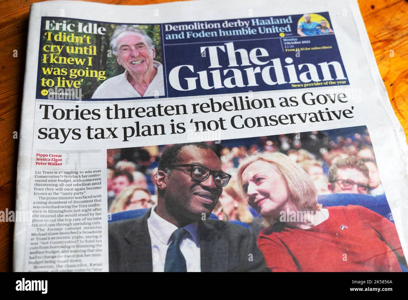 'Tories threaten rebellion as Gove says tax plan is 'not Conservative' The Guardian front page mini-budget Kwarteng Truss newspaper headline London UK Stock Photo