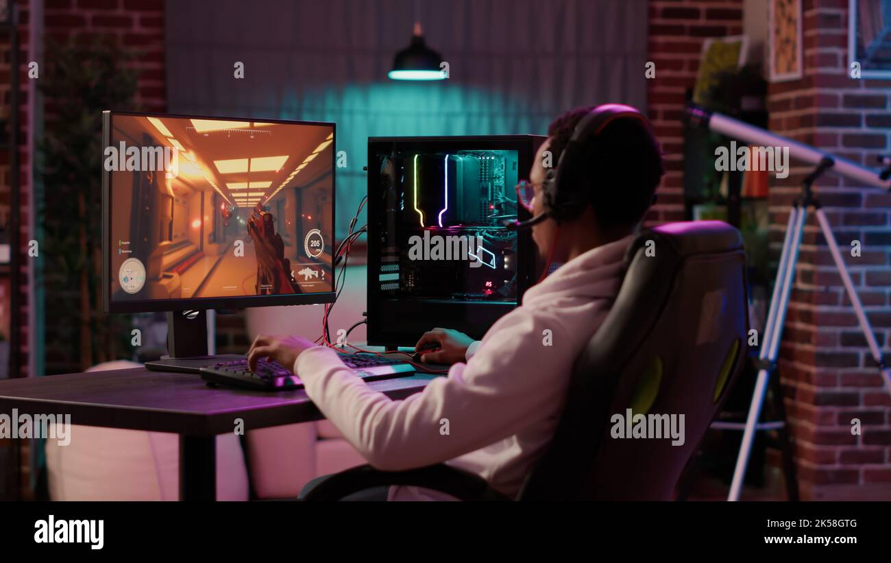 Person Using Gaming Setup Man using pc gaming setup hi-res stock photography and images - Alamy
