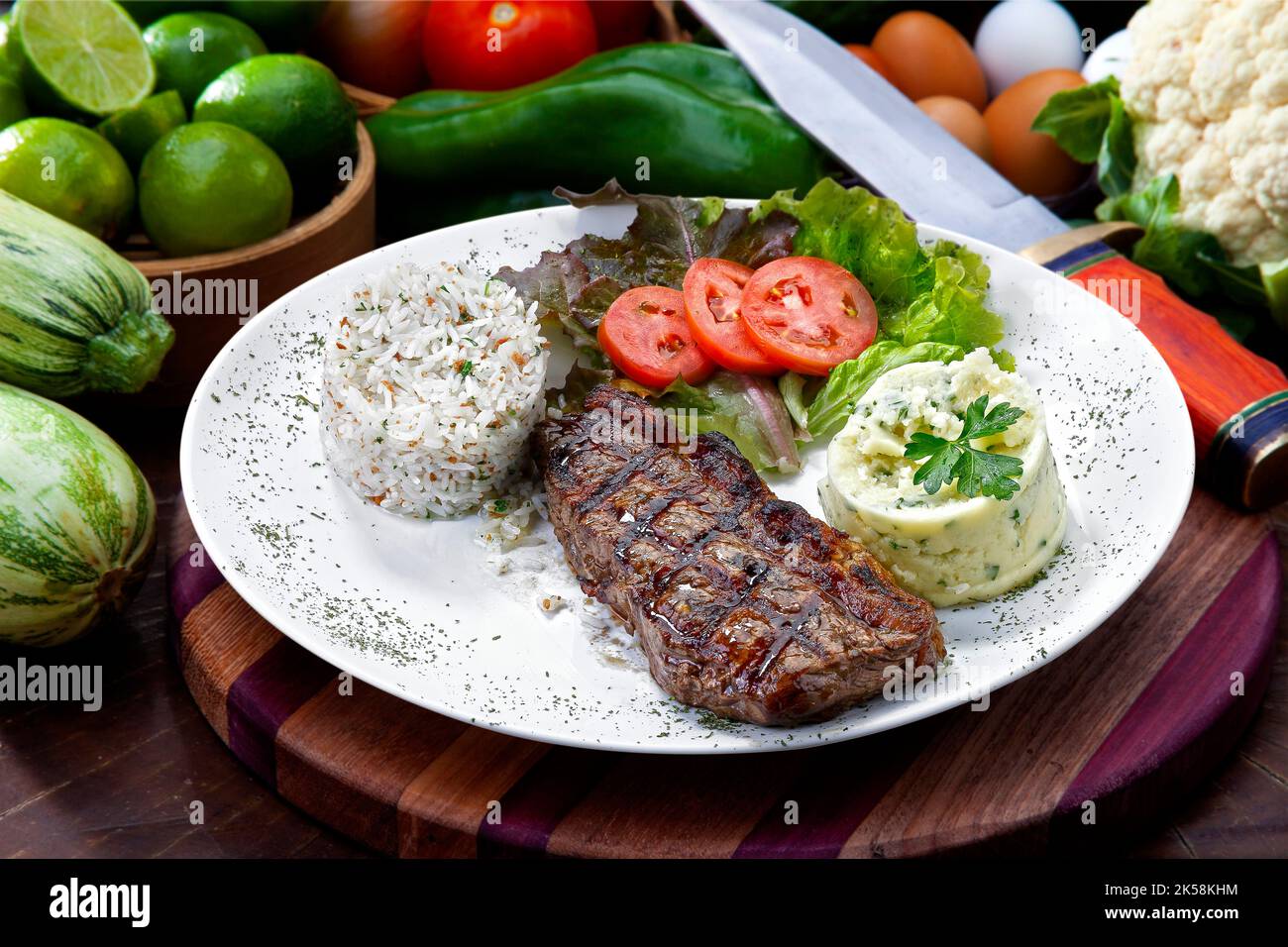 Bee Rib Steak With Rice Medium rare steak and rice hi-res stock photography and images - Alamy