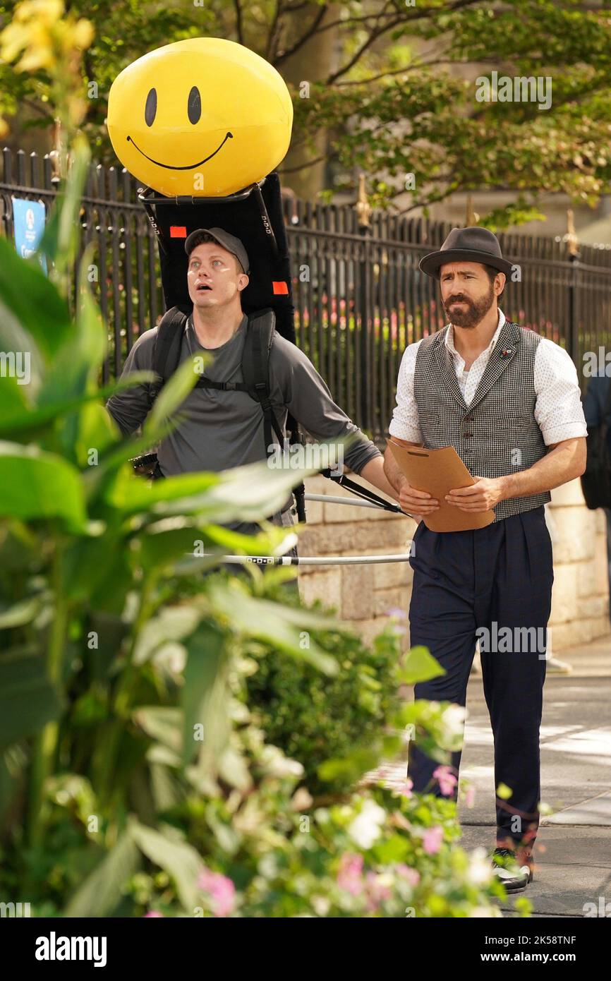 https://c8.alamy.com/comp/2K58TNF/new-york-ny-usa-6th-oct-2022-ryan-reynolds-imaginary-friends-on-location-for-imaginary-friends-shooting-on-location-in-nyc-new-york-ny-october-6-2022-credit-kristin-callahaneverett-collectionalamy-live-news-2K58TNF.jpg