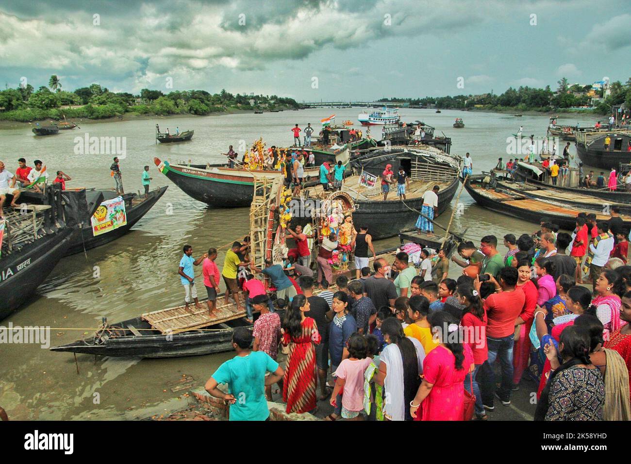 Basirhat, West Bengal, India. 5th Oct, 2022. Maa Durga immersion on ...