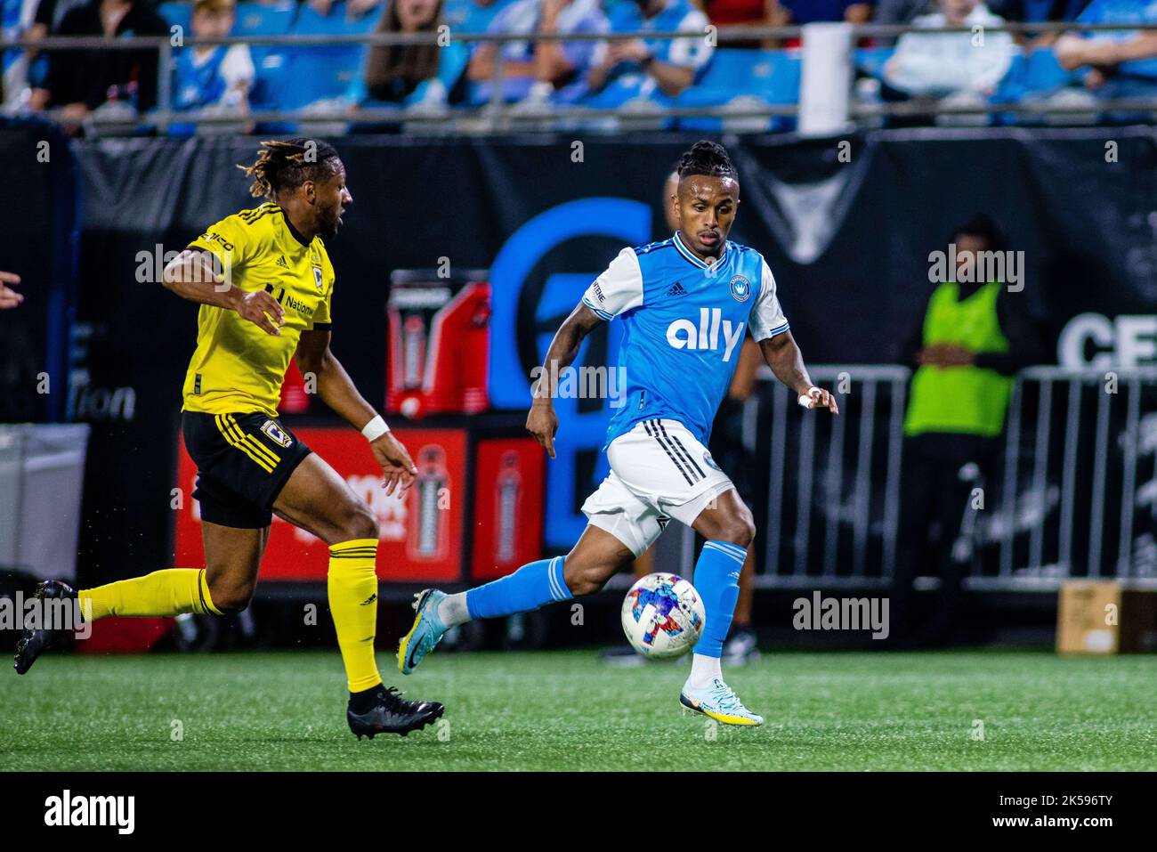 Charlotte, NC, USA. 5th Oct, 2022. Columbus Crew defender Steven Moreira (31) chases down Charlotte FC forward Yordi Reyna (26) during the first half of the Major League Soccer match up at Bank of America Stadium in Charlotte, NC. (Scott KinserCal Sport Media). Credit: csm/Alamy Live News Stock Photo