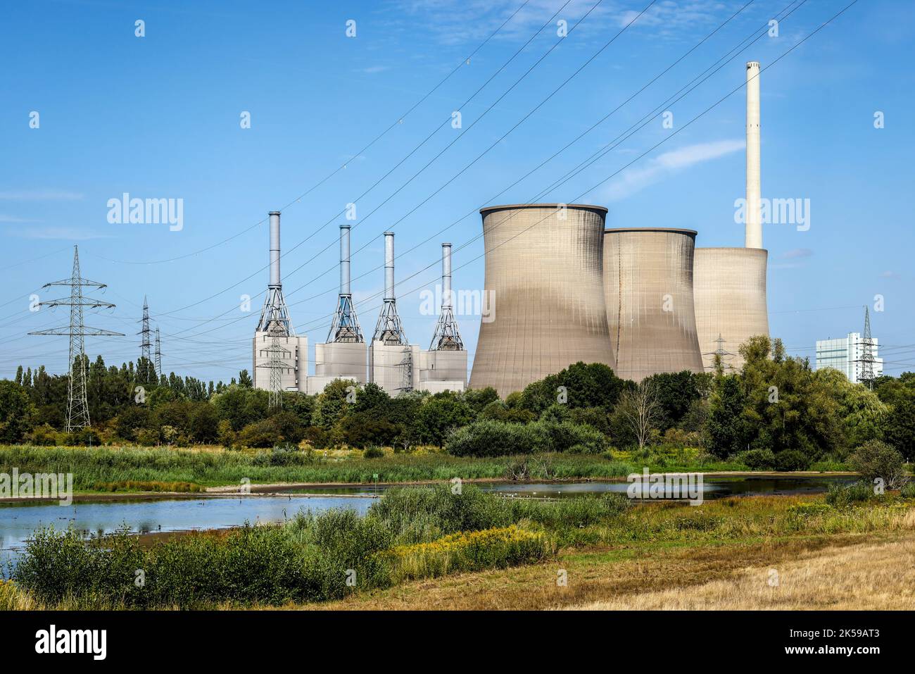03.08.2022, Germany, North Rhine-Westphalia, Werne - Natural gas power plant, steam power plant, RWE Generation SE power plant Gersteinwerk. Combined Stock Photo