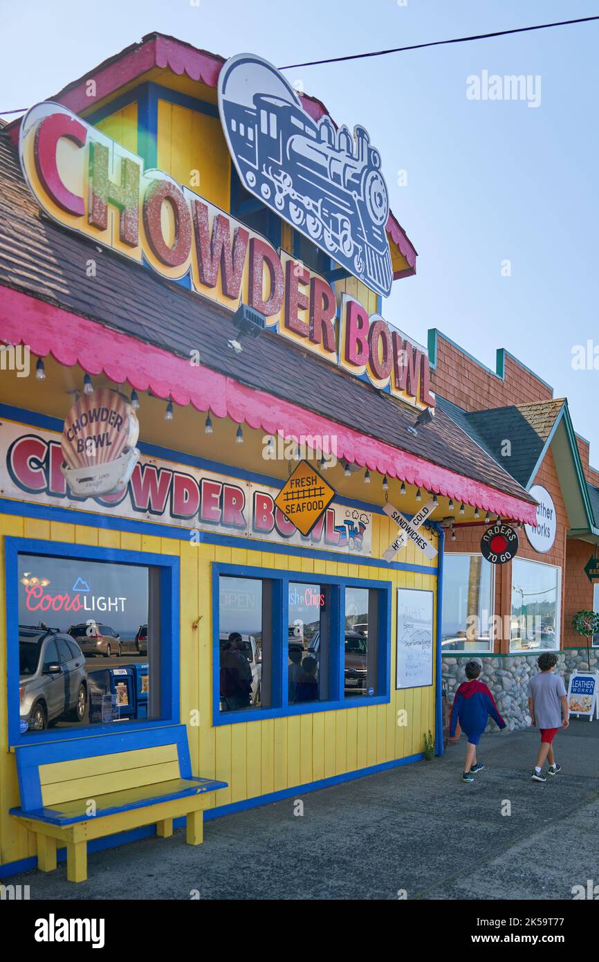 Chowder Bowl restaurant at Depoe Bay, Oregon Stock Photo Alamy