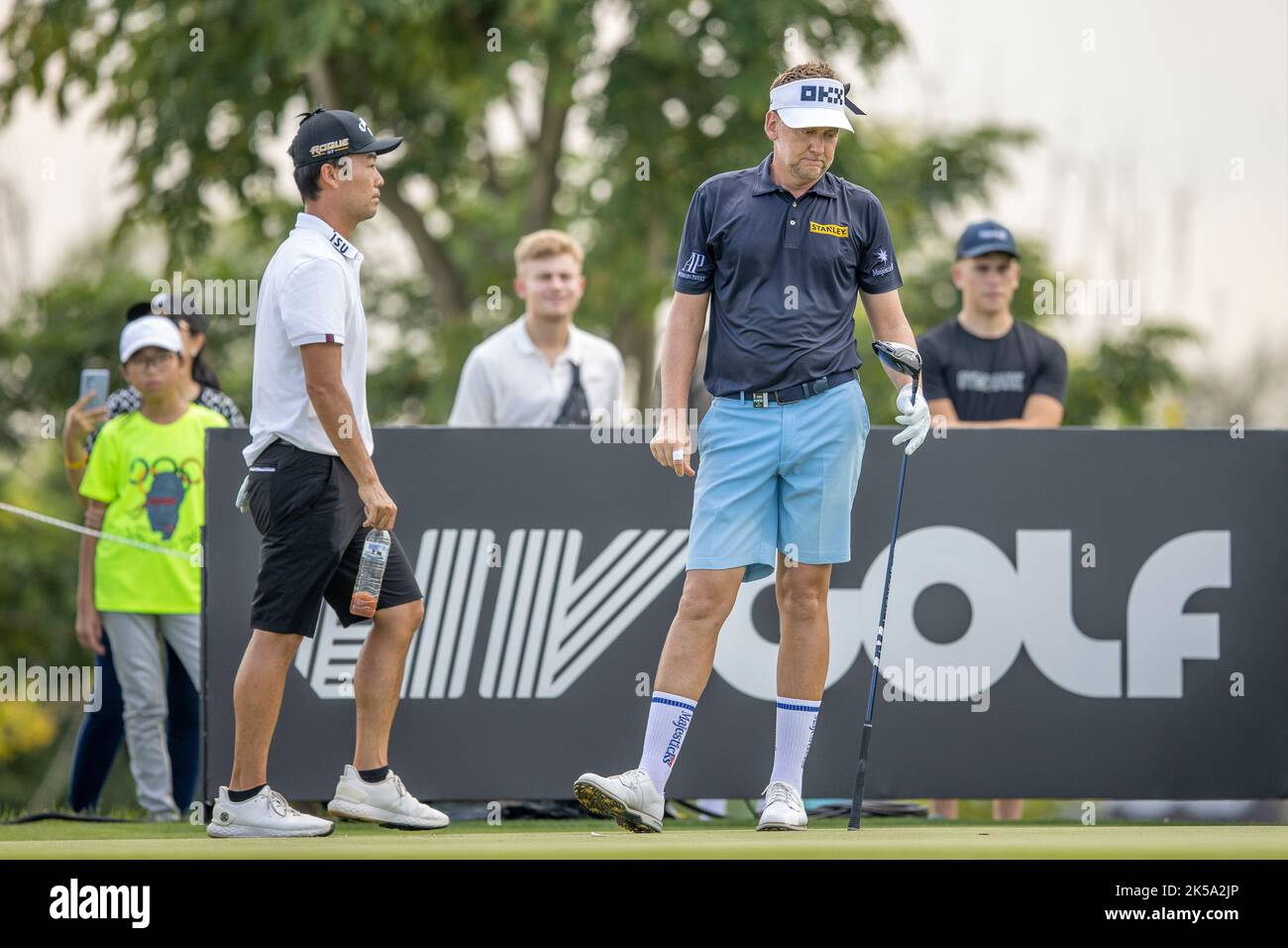BANGKOK, THAILAND - OCTOBER 7: Ian Poulter of England on hole 8 during the first round at the LIV GOLF INVITATIONAL BANGKOK at Stonehill Golf Course on October 7, 2022 in Bangkok, THAILAND (Photo by Peter van der Klooster/Alamy Live News) Stock Photo