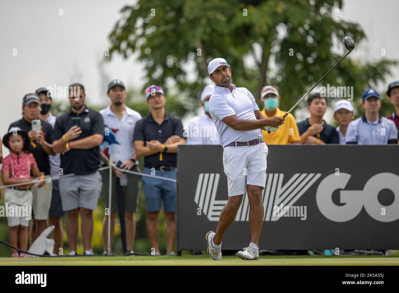 BANGKOK, THAILAND - OCTOBER 7: Anirban Lahiri of India on hole 8 during the first round at the LIV GOLF INVITATIONAL BANGKOK at Stonehill Golf Course on October 7, 2022 in Bangkok, THAILAND (Photo by Peter van der Klooster/Alamy Live News) Stock Photo