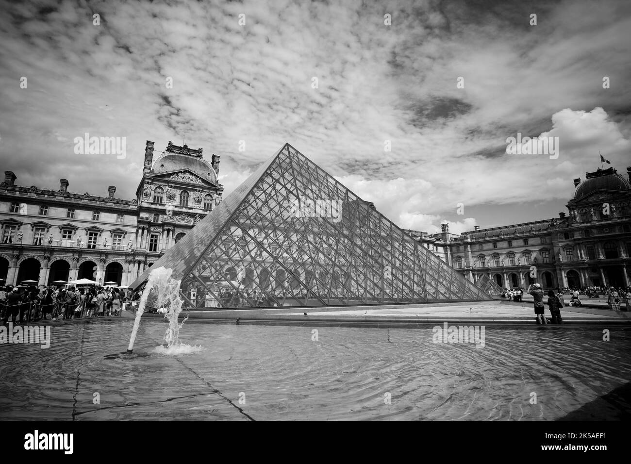 The Louvre Pyramid Stock Photo Alamy