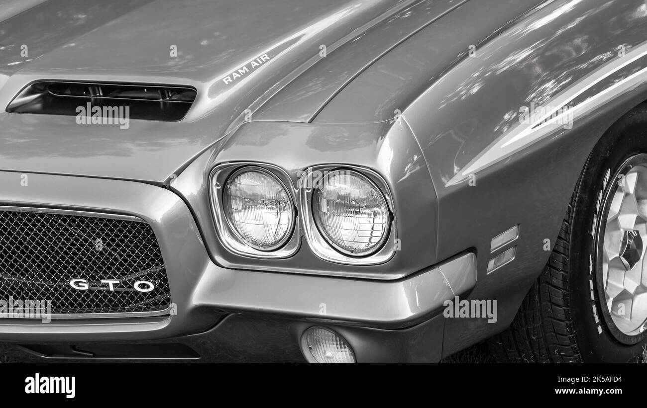 GROSSE POINTE SHORES, MI/USA JUNE 19, 2016 A 1971 Pontiac GTO Judge