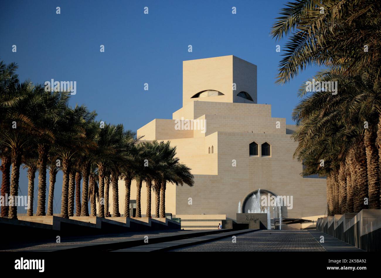 Museum für islamische Kunst, gilt als bedeutenstes Museum für islamische Kunst in Arabien, Wahrzeichen der Stadt Doha, Qatar, Katar Stock Photo