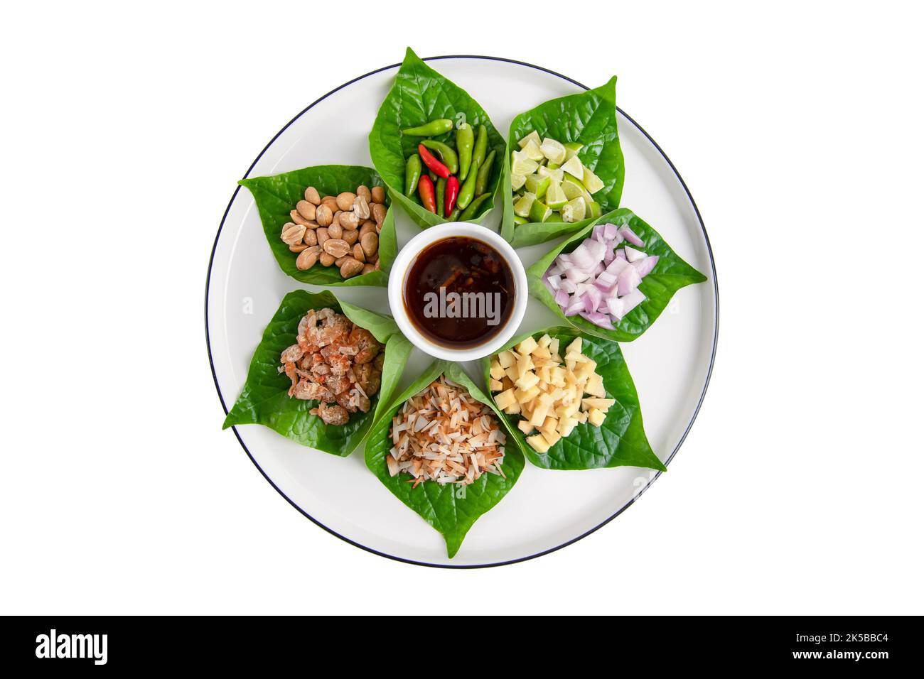 Miang kham A royal leaf wrap appetizer It is a traditional