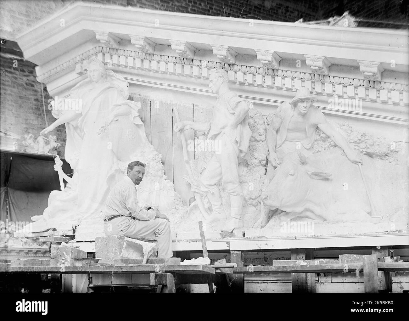 Sculptor sculpting 1910s hires stock photography and images Alamy