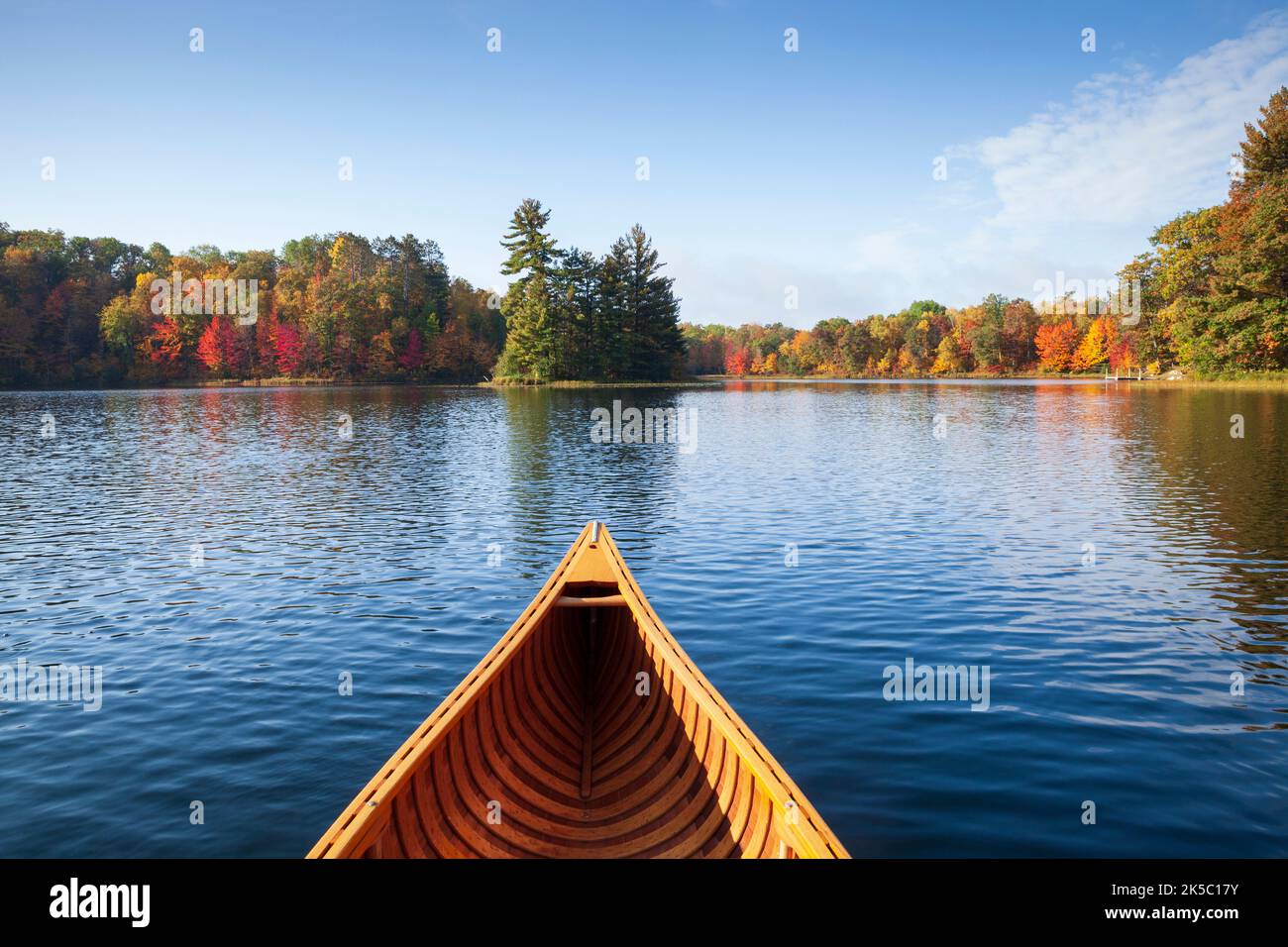 Wooden dock small boat end hi-res stock photography and images - Alamy