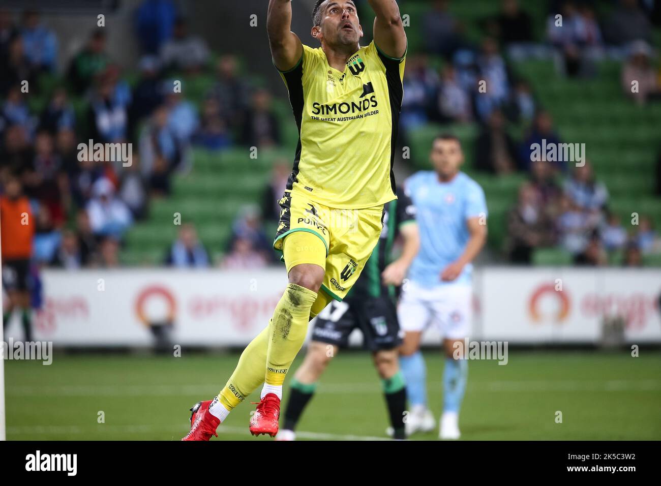 Football player jumps hires stock photography and images Alamy
