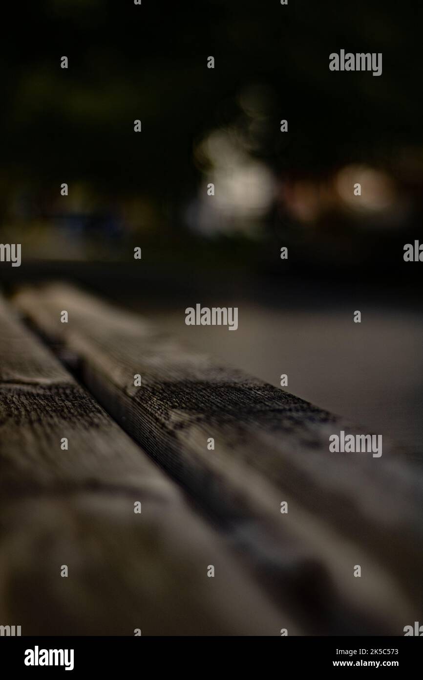Vertical shot park bench hi-res stock photography and images - Alamy
