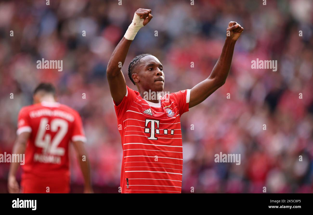 Mathys Tel of FC Bayern Muenchen jubelt Ÿber sein Tor zum 1:0 FC Bayern ...