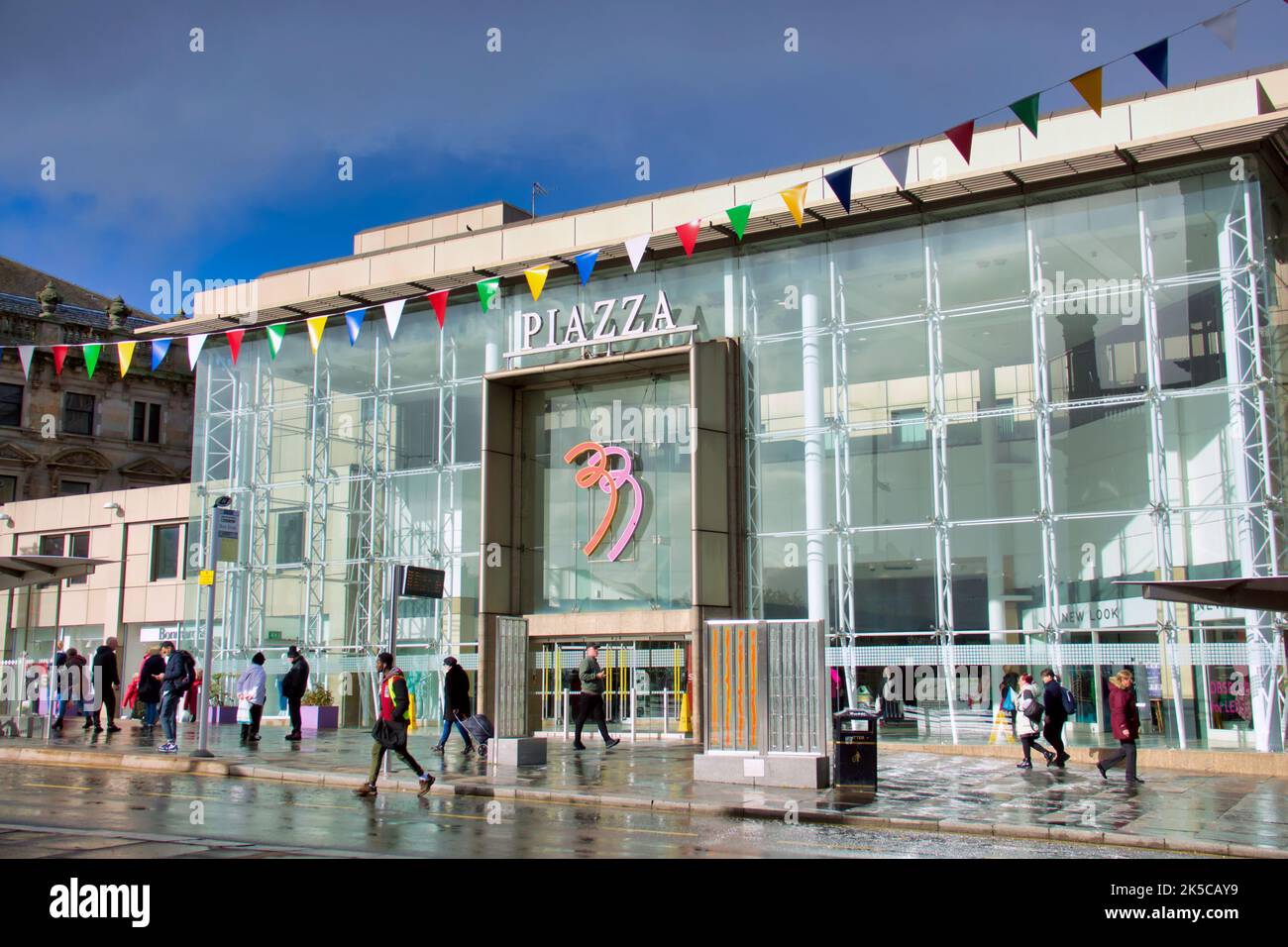 Paisley, Glasgow, Scotland, UK 7th October, 2022. UK Weather Heavy