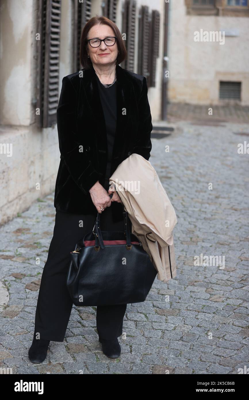 Jena, Germany. 07th Oct, 2022. Irina Scherbakova stands before a press ...