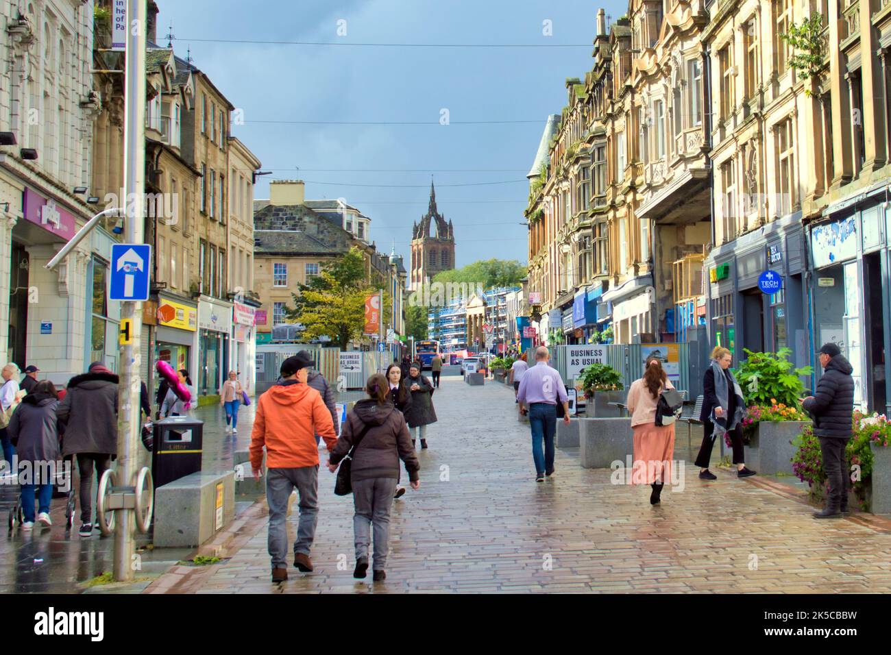 Paisley, Glasgow, Scotland, UK 7th October, 2022. UK Weather Heavy