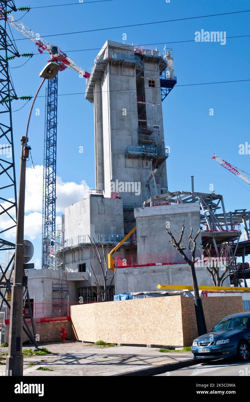 Frank gehry arles tower hi-res stock photography and images - Alamy