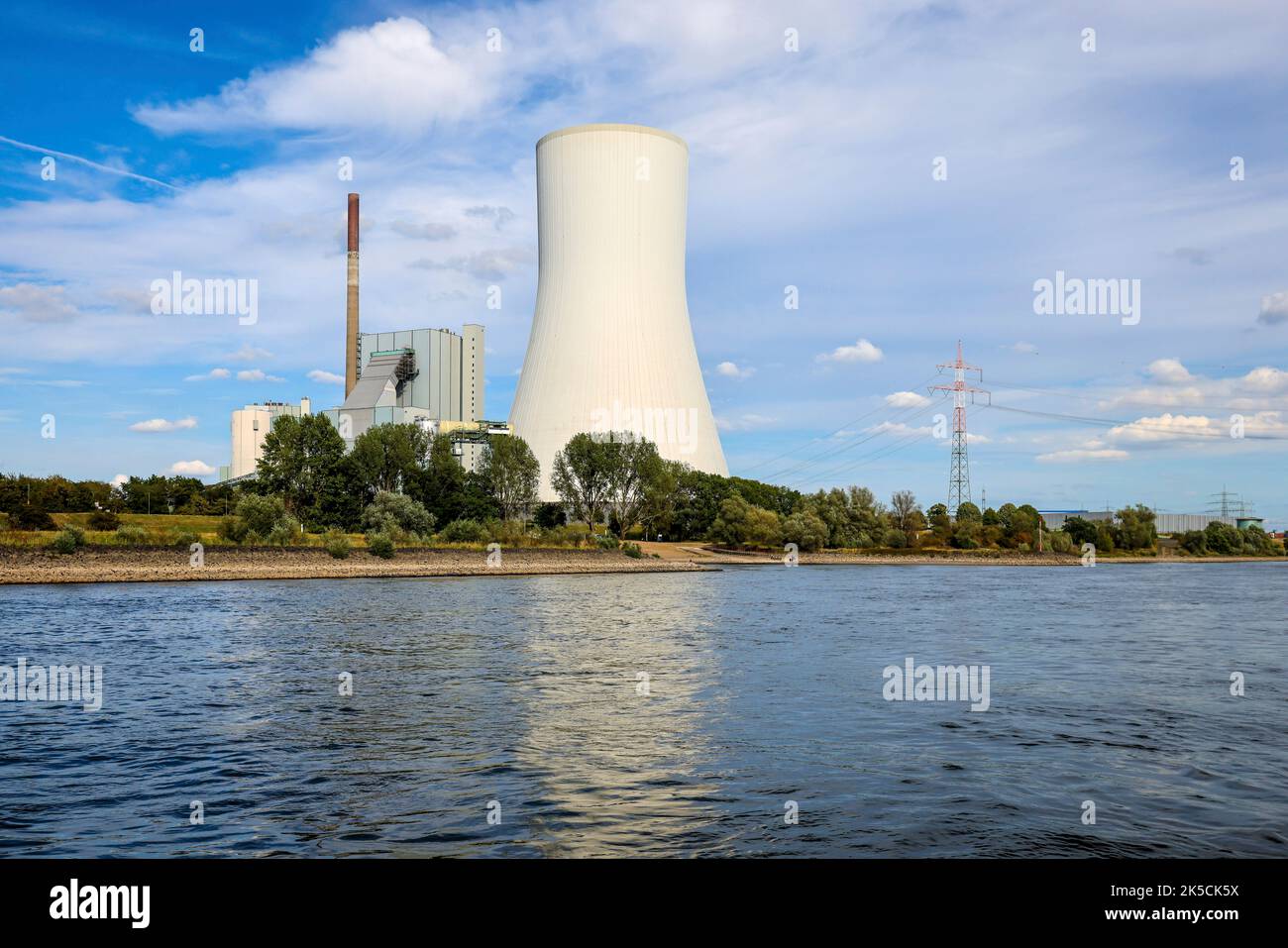 Duisburg, North Rhine-Westphalia, Germany - STEAG hard coal-fired power plant Walsum on the Rhine with low water. Stock Photo