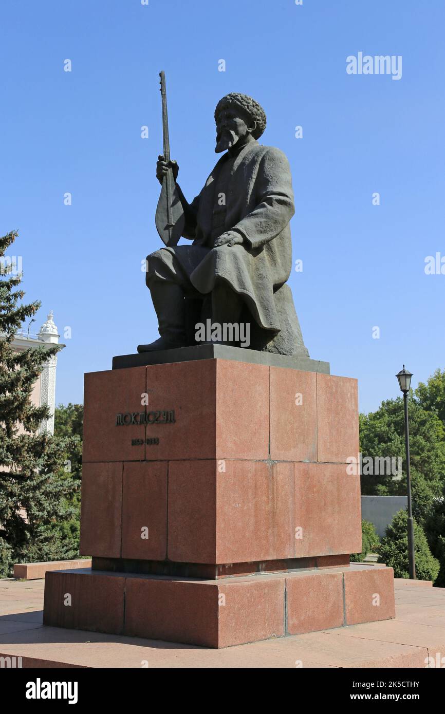 Statue of Kyrgyz akyn Toktogul Satylganov (1864-1933), Abdrahmanov Street, Bishkek, Bishkek City Region, Kyrgyzstan, Central Asia Stock Photo