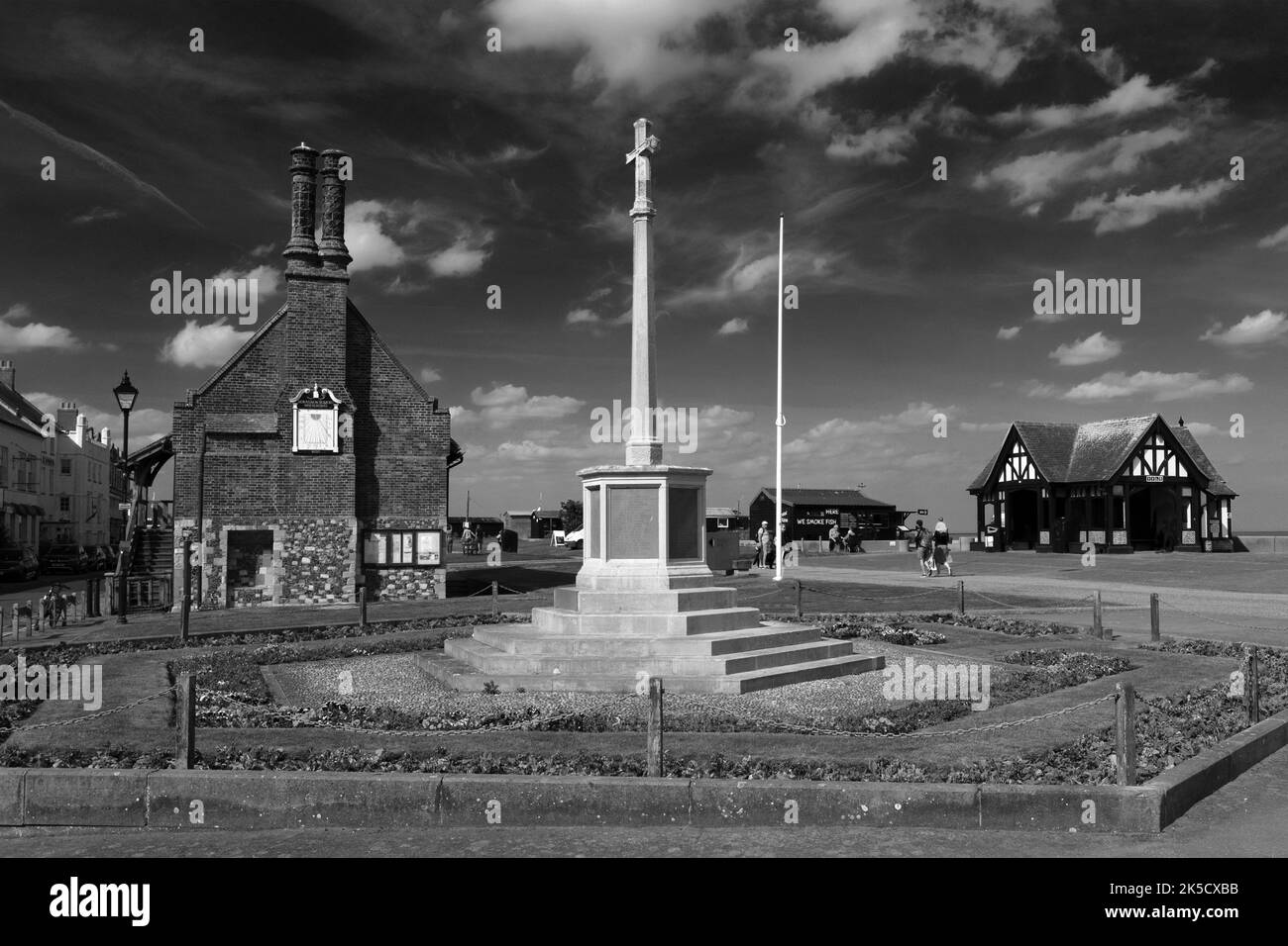 The Moot Hall and promenade of Aldeburgh town, Suffolk, East Anglia, England Stock Photo Alamy