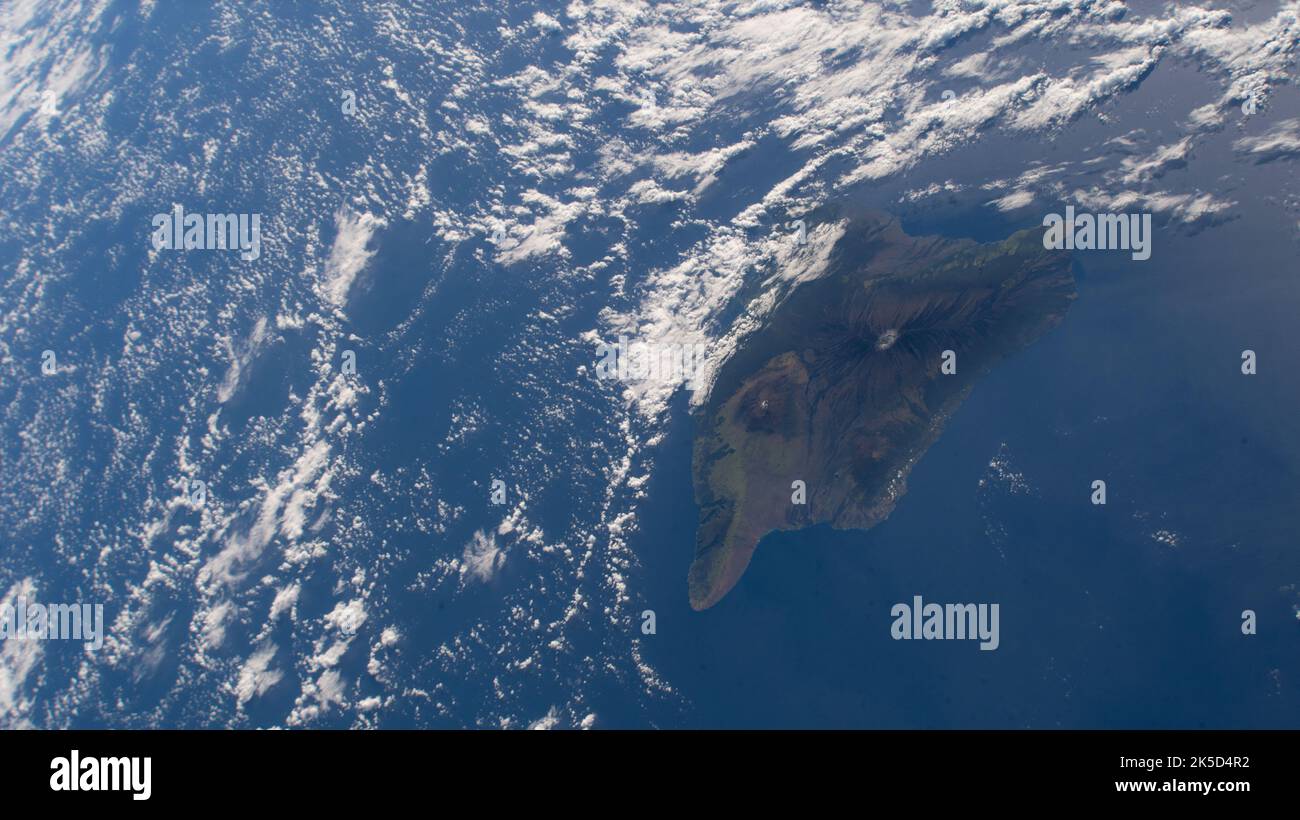 Hawaii's big island and its two major volcanoes Mauna Kea and Mauna Loa