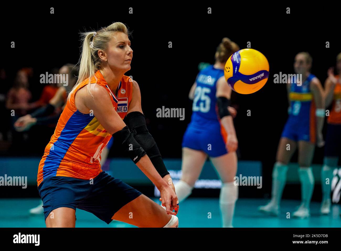 Photo volleyball hi-res stock photography and images - Page 226