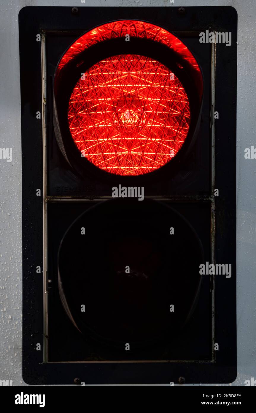 Red traffic light, North Rhine-Westphalia, Germany Stock Photo - Alamy