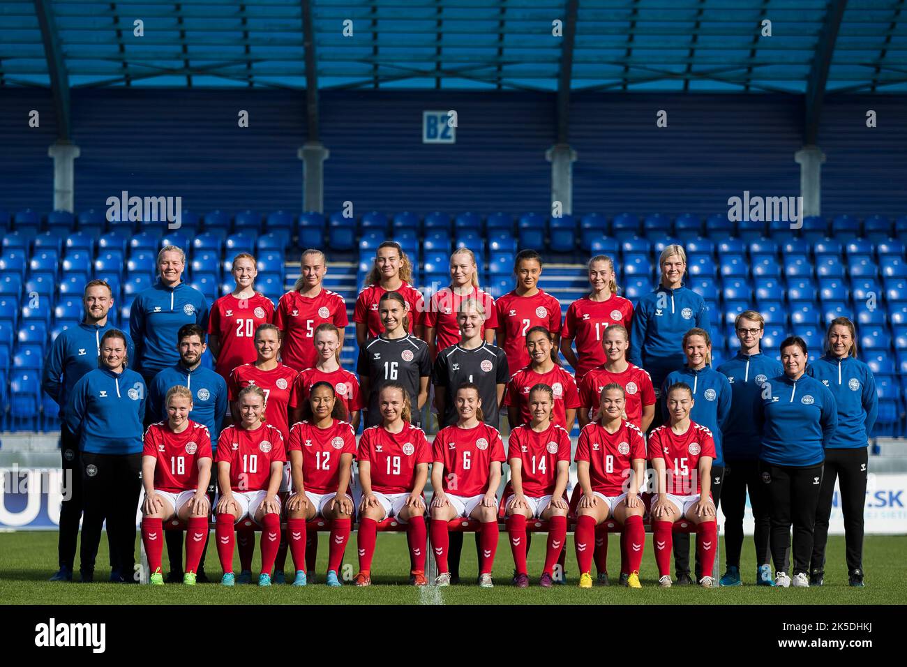 Poprad, Slovakia, 6th October 2022. The team of Denmark posing for the