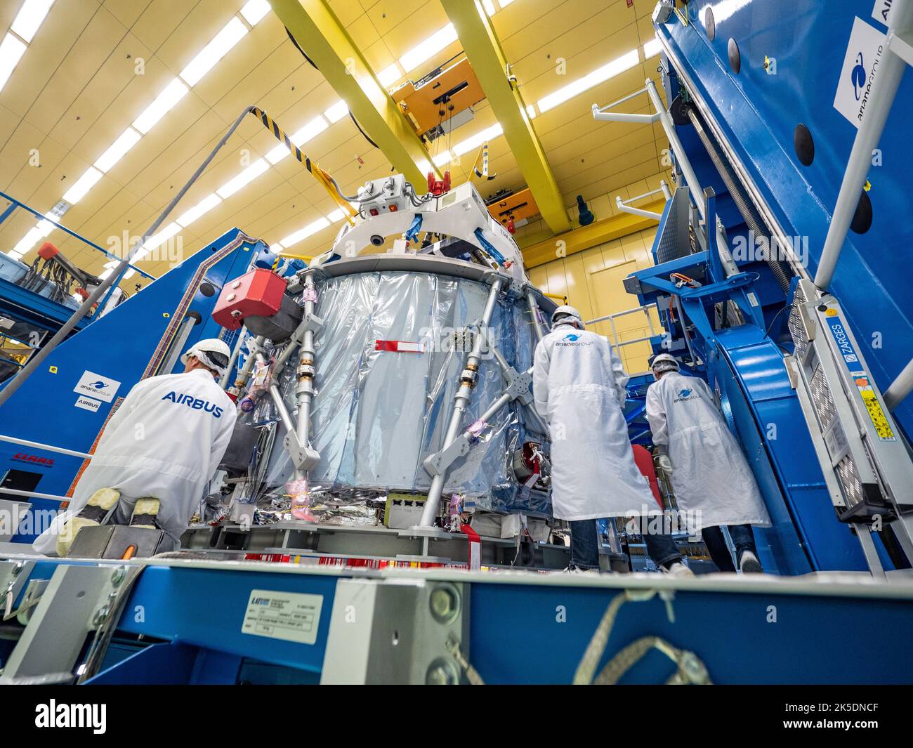 European Service Module Dimensions The European Service Module was prepared by Airbus technicians in ...