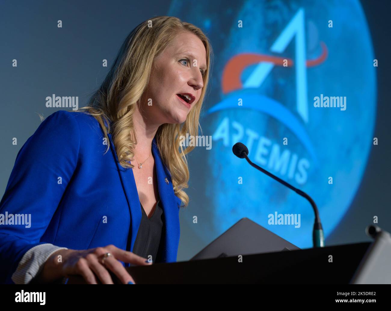 Stephanie Schierholz, NASA press secretary, moderates a briefing at ...