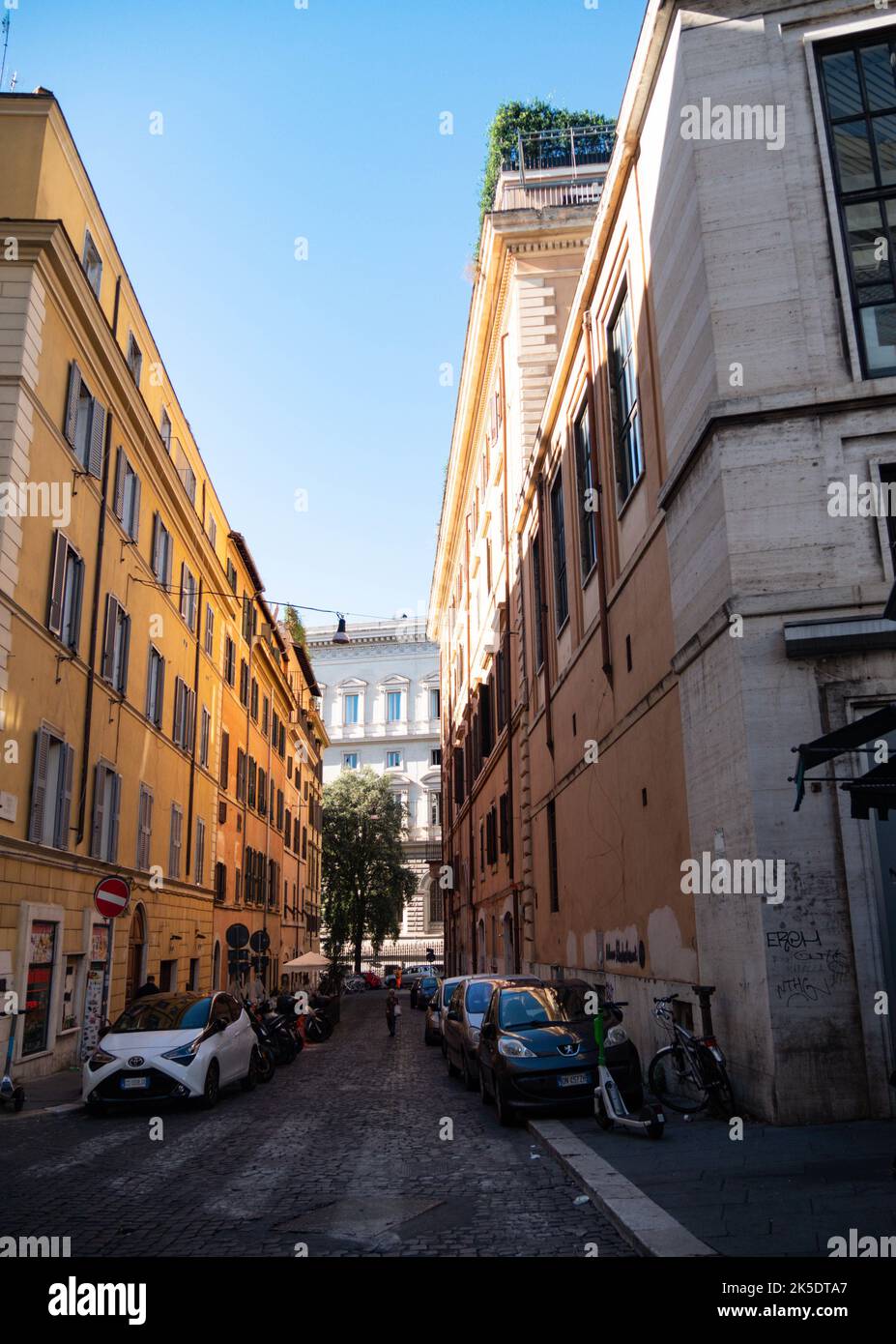Sold Rome Street Streetview rome hi-res stock photography and images - Alamy