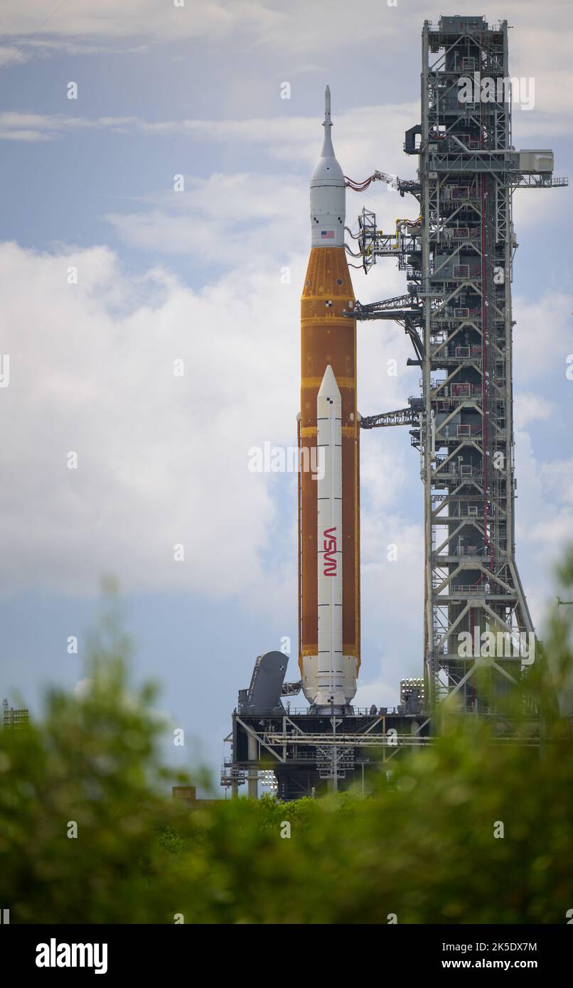 The SLS rocket carrying Orion is set on a mobile launcher at Launch Pad ...