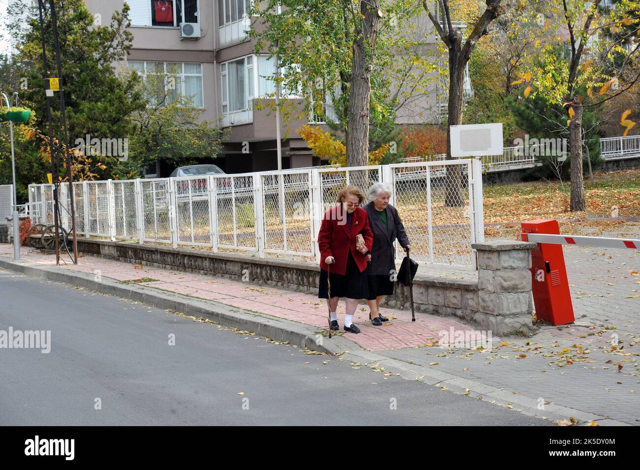 Ankara, T¨¹rkiye. 7th Oct, 2022. Seniors walk on a street in Ankara, T¨¹rkiye, on Oct. 7, 2022. T¨¹rkiye's economic slump has hit hard the country's senior citizens whose incomes are being eroded by the runaway inflation. Credit: Mustafa Kaya/Xinhua/Alamy Live News Stock Photo