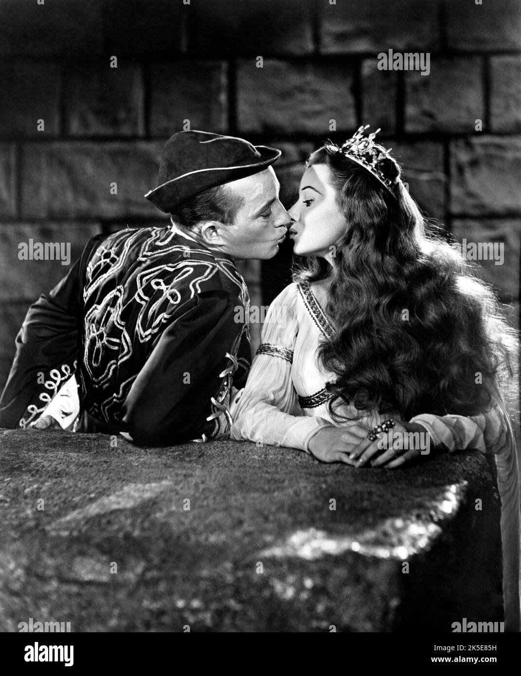 Bing Crosby, Rhonda Fleming, on-set of the Film, 'A Connecticut Yankee In King Arthur's Court', Paramount Pictures, 1949 Stock Photo