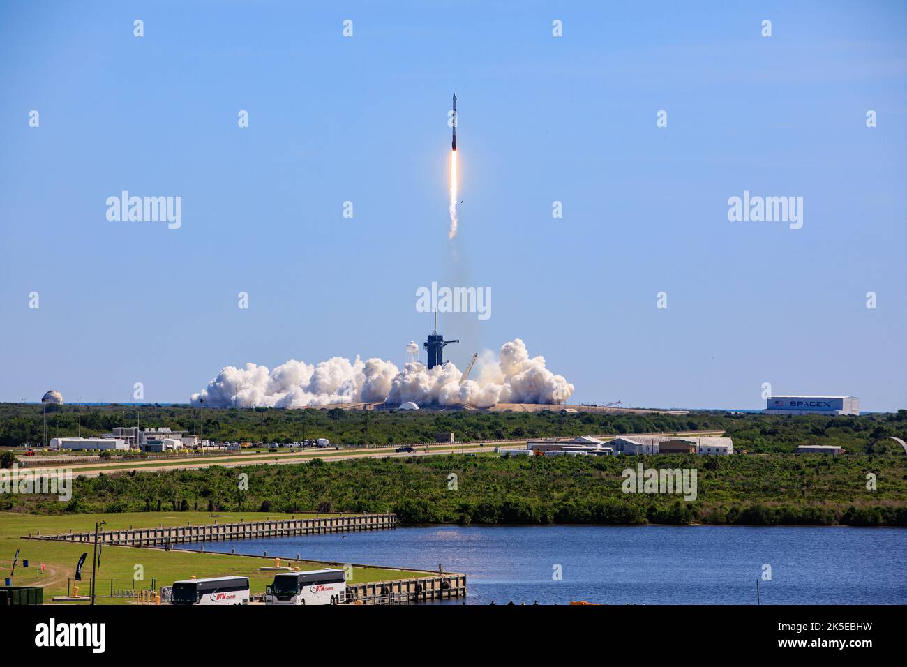 A SpaceX Falcon 9 rocket, carrying the company's Crew Dragon spacecraft, lifts off from Launch Complex 39A at NASA’s Kennedy Space Center in Florida at 11:17 a.m. EST on April 8, 2022, on Axiom Mission 1 (Ax-1). Commander Michael López-Alegría of Spain and the United States, Pilot Larry Connor of the United States, and Mission Specialists Eytan Stibbe of Israel, and Mark Pathy of Canada are aboard the flight to the International Space Station. The Ax-1 mission is the first private astronaut mission to the space station. Stock Photo