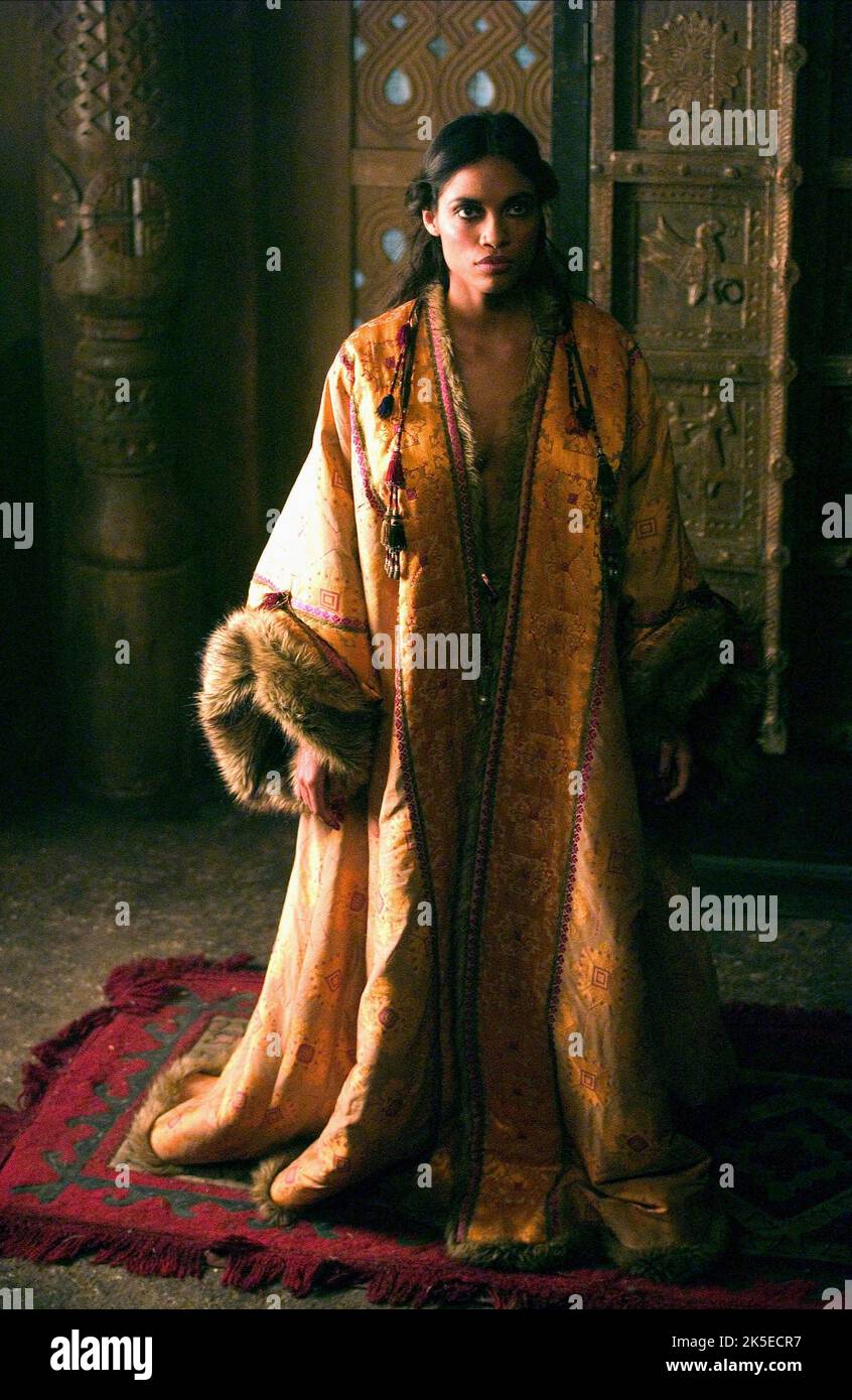 Alexander 2004 rosario dawson hi-res stock photography and images - Alamy