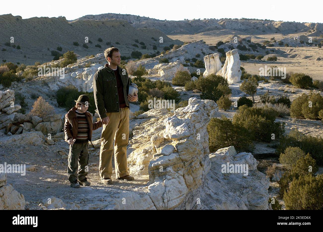 JONAH BOBO, JOSH LUCAS, AROUND THE BEND, 2004 Stock Photo - Alamy