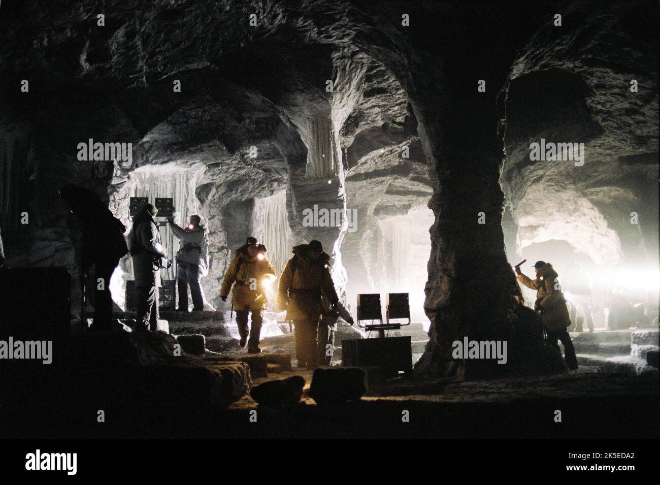 CAVE, AVP: ALIEN VS. PREDATOR, 2004 Stock Photo - Alamy