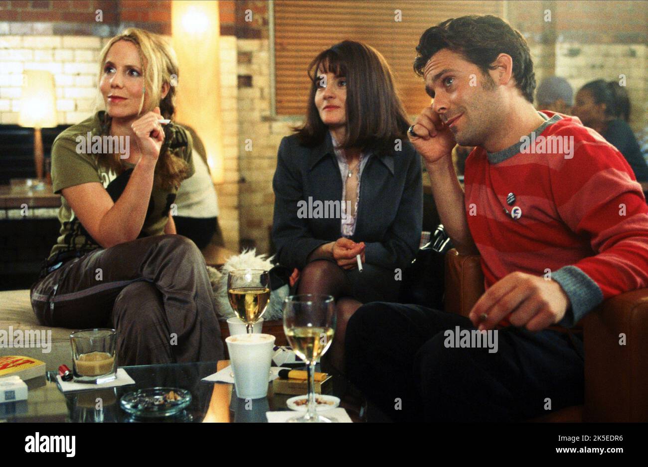 SALLY PHILLIPS, SHIRLEY HENDERSON, JAMES CALLIS, BRIDGET JONES: THE EDGE OF REASON, 2004 Stock Photo